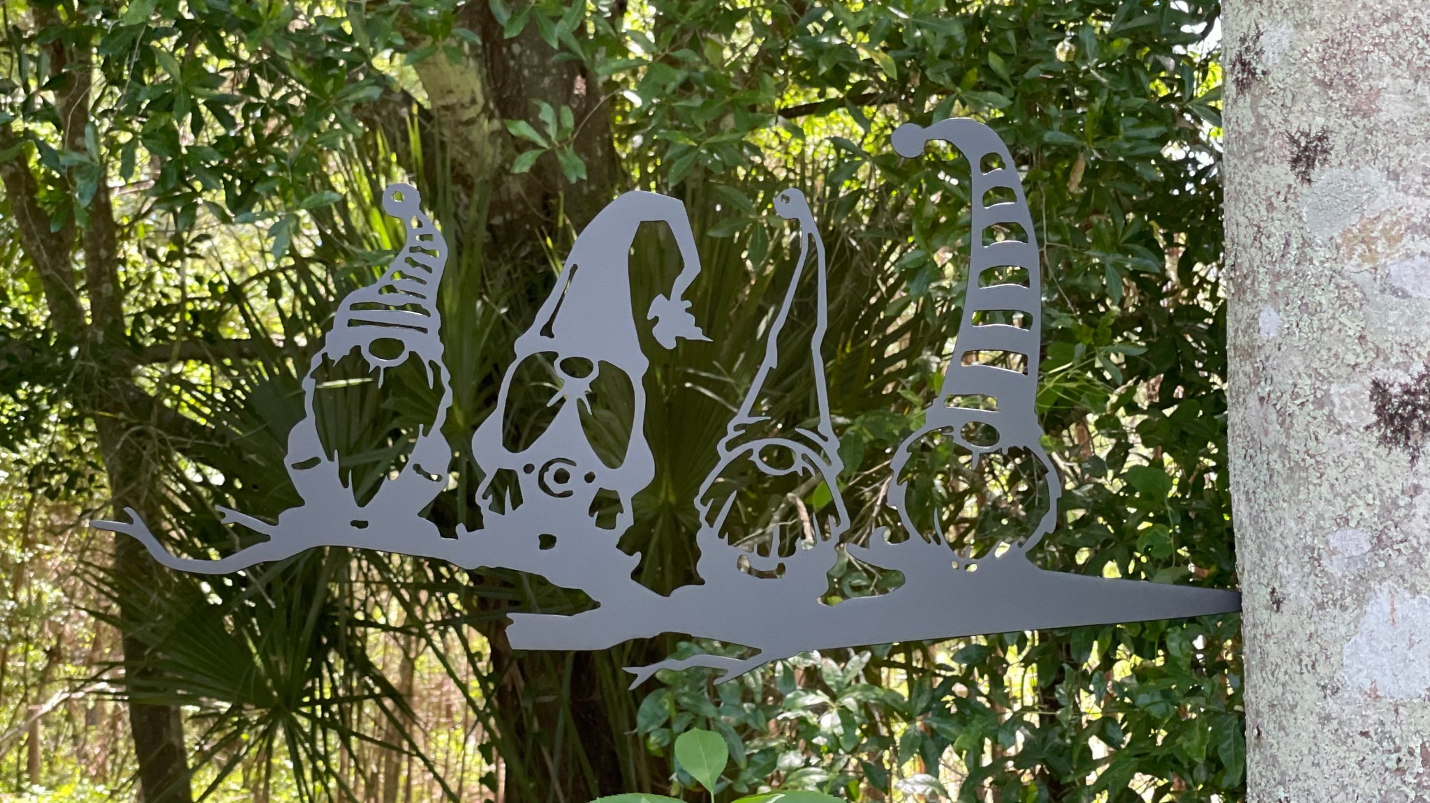 How To Incorporate Metal Art Into Your Landscape