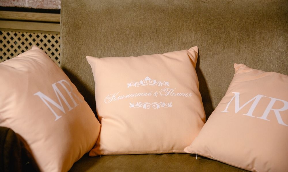 Creative Housewarming Gifts To Give New Couples